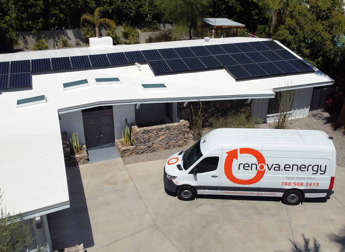 A modern home at dusk powered by Mycrogrid solar and storage